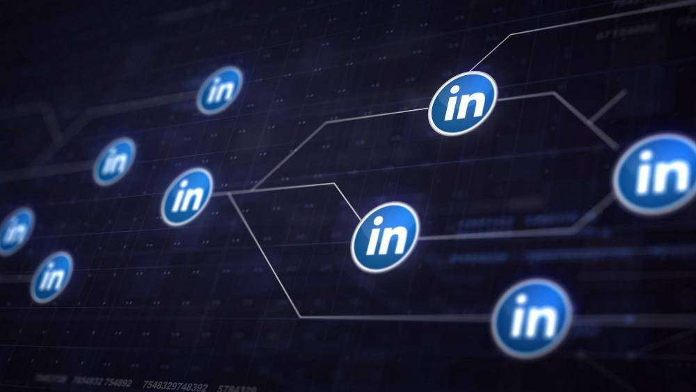 10 Ways to Optimize Your LinkedIn Profile for Search Engine Visibility