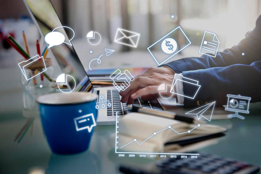 How a Digital Marketing Virtual Assistant Helps Business Growth